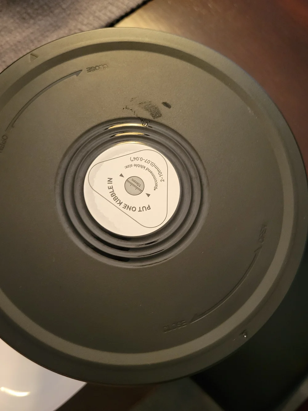 Automatic Pet Feeder in White and Smoke